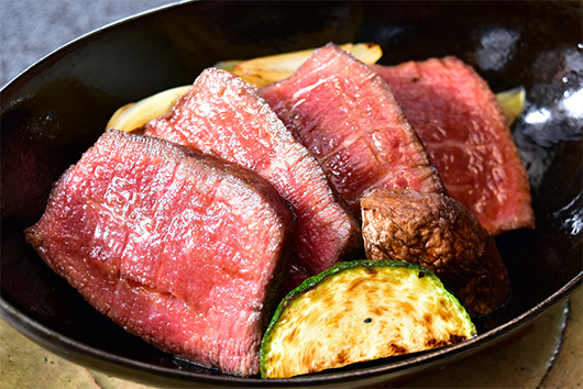 Suggested Special Course at a resort vacation, try a meal featuring Wagyu beef, a  popular choice of guests from overseas