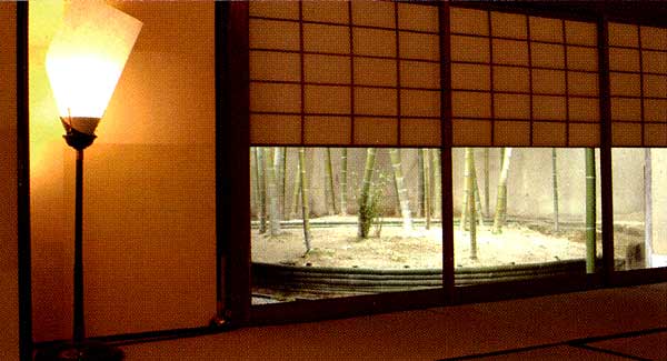 照明や部屋から見える景色もおもてなしの気持ちを伝える要素(吉兆にて)